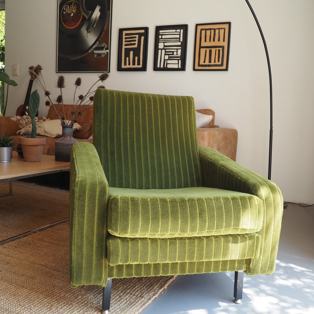 Fauteuil vert émeraude restauré - Savoir-faire tapissier traditionnel français